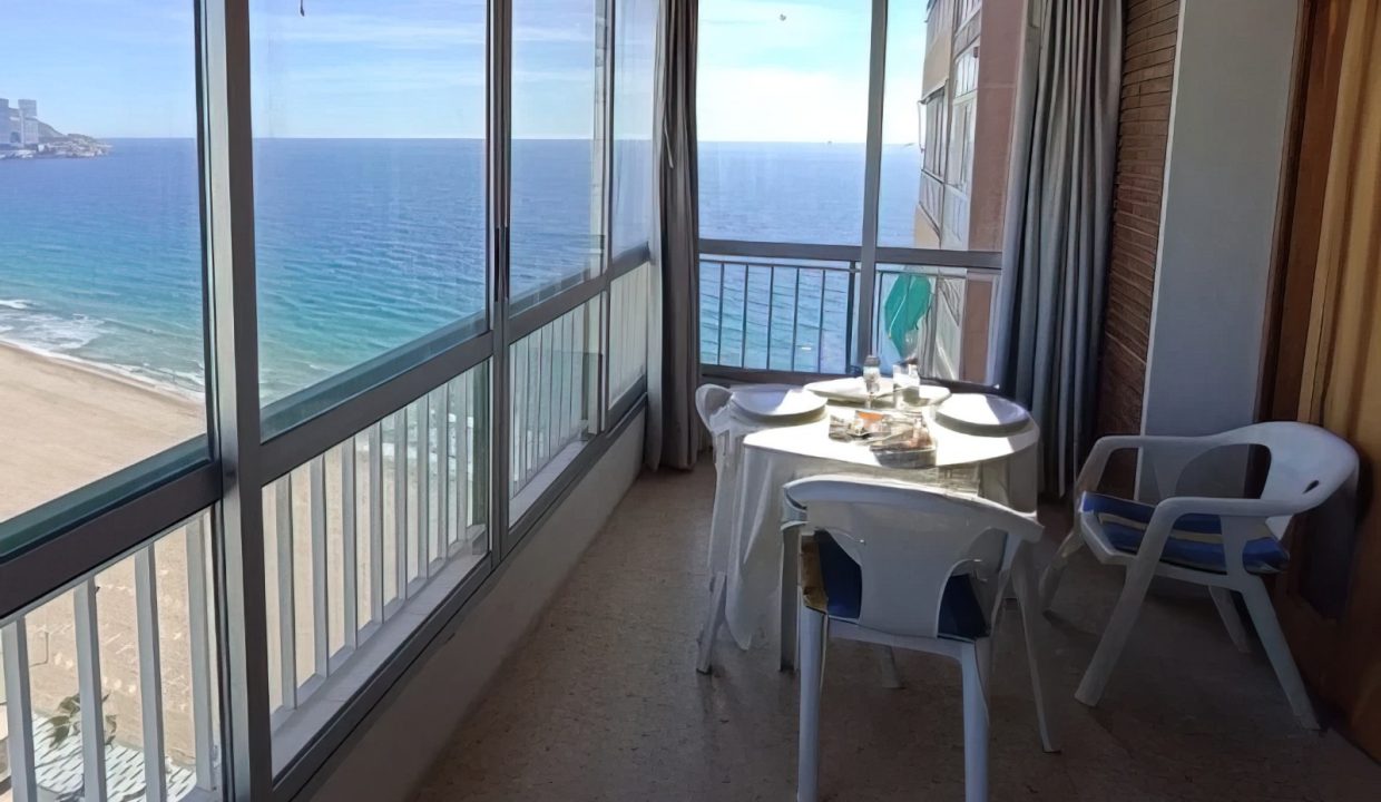 1 terraza primera linea benidorm